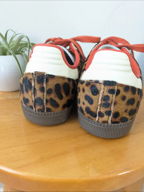 Adidas Samba OG Women's Leopard Print Sneakers with Red Accents 6.5 - Picture 4 of 7